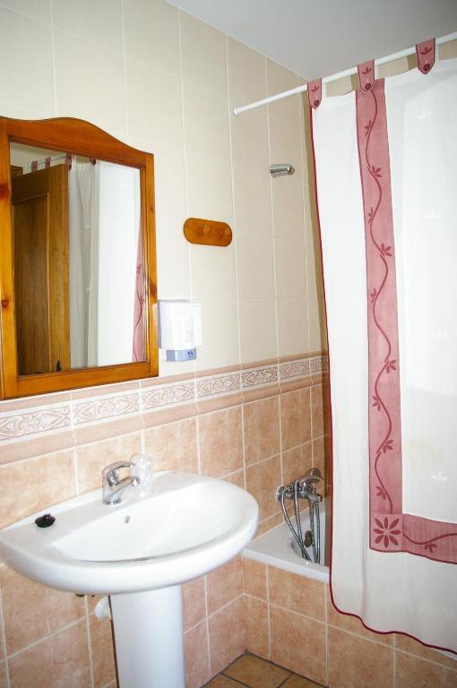 Hosteleria Santa Cruz Santa Cruz de la Serós Szoba fotó